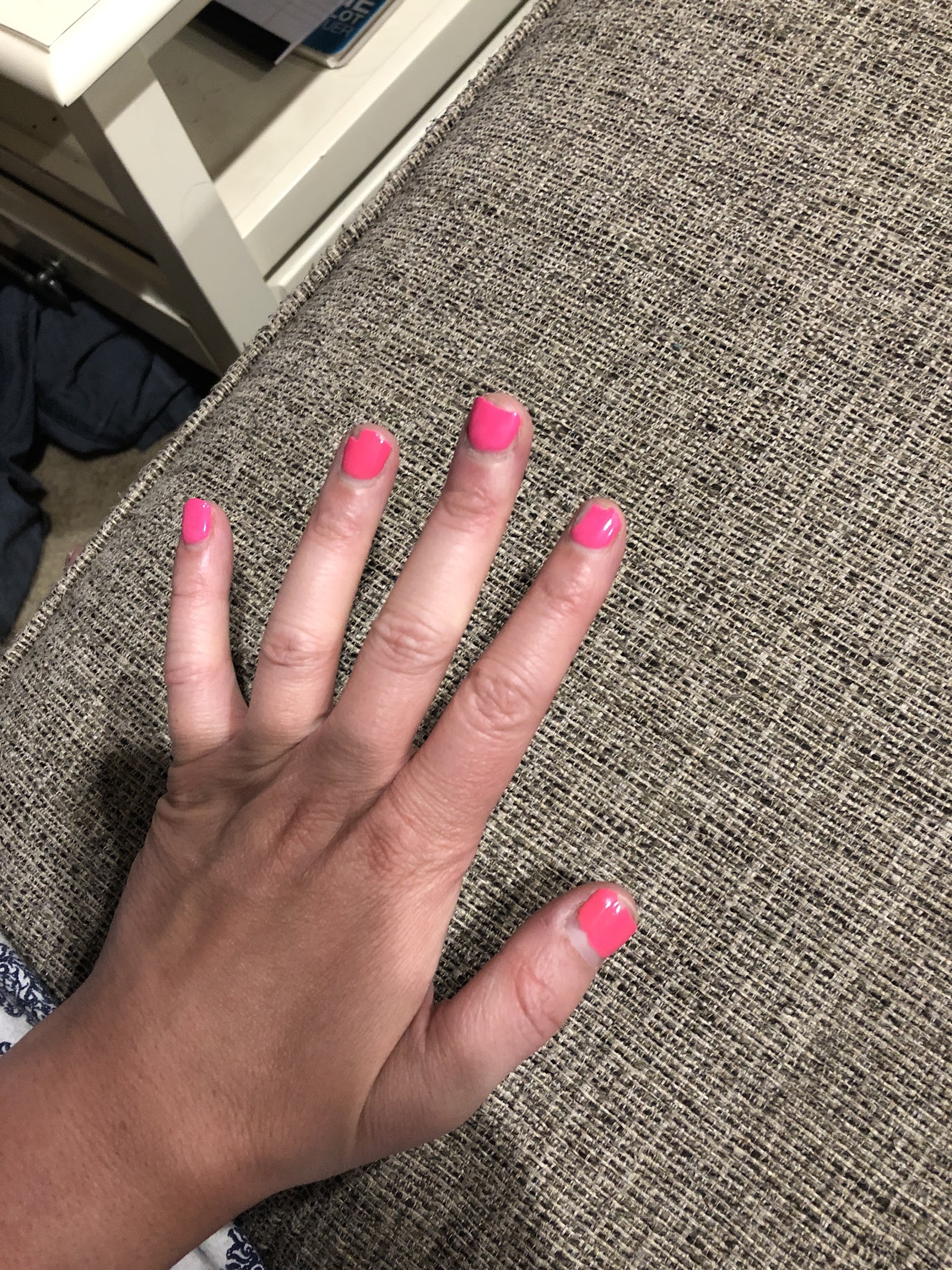Natural Nails & Spa logo