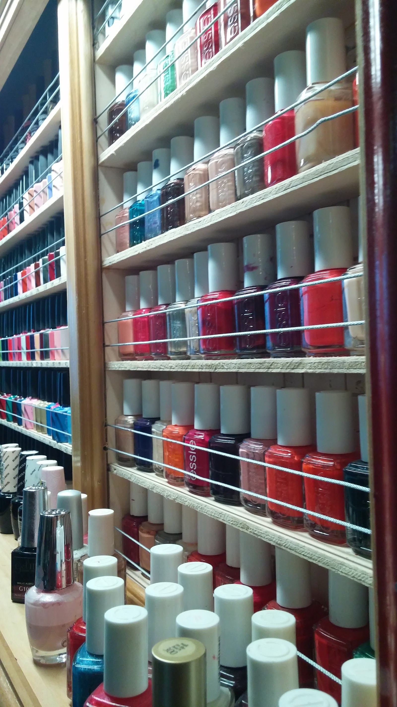 Natural Nails & Spa nail photo 7